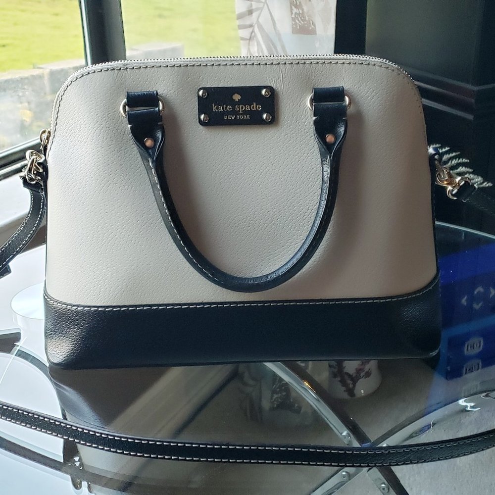KATE SPADE GROVE ST CARLI IVORY BLACK BOARSKIN LEATHER DOME SATCHEL HANDBAG PUR - Picture 5 of 16
